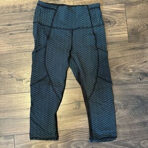 Lululemon crops